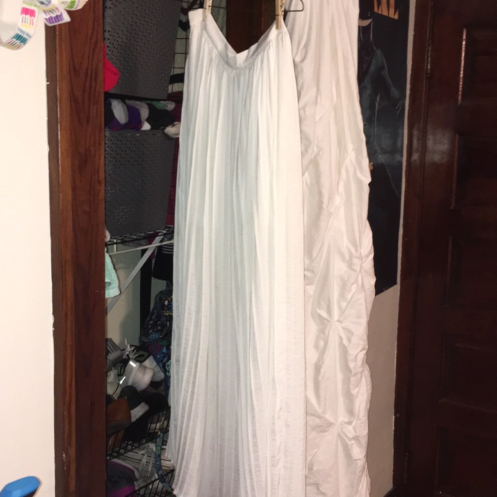 ivory pleated skirt